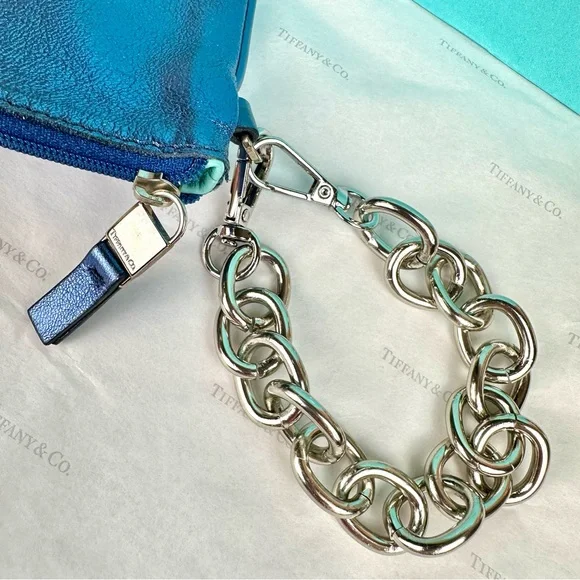 SOLD Tiffany & Co wristlet pouch in BEAUTIFUL blue metallic with chain BRAND … - Picture 7 of 13